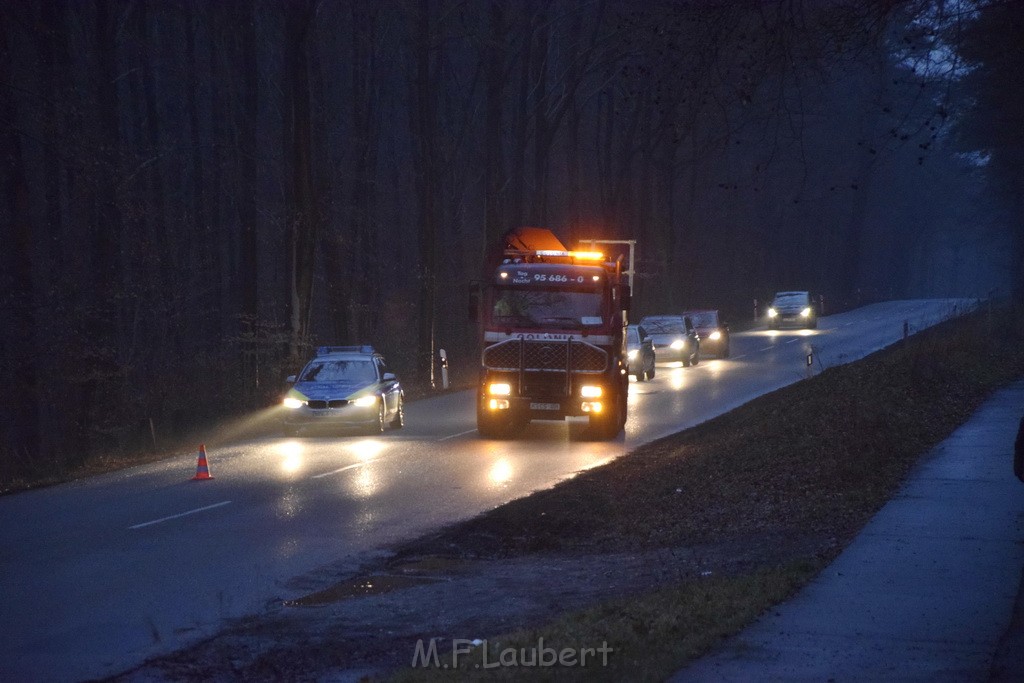 Container LKW umgestuerzt Koeln Brueck Bruecker- Dellbruecker Mauspfad P083.JPG - Miklos Laubert